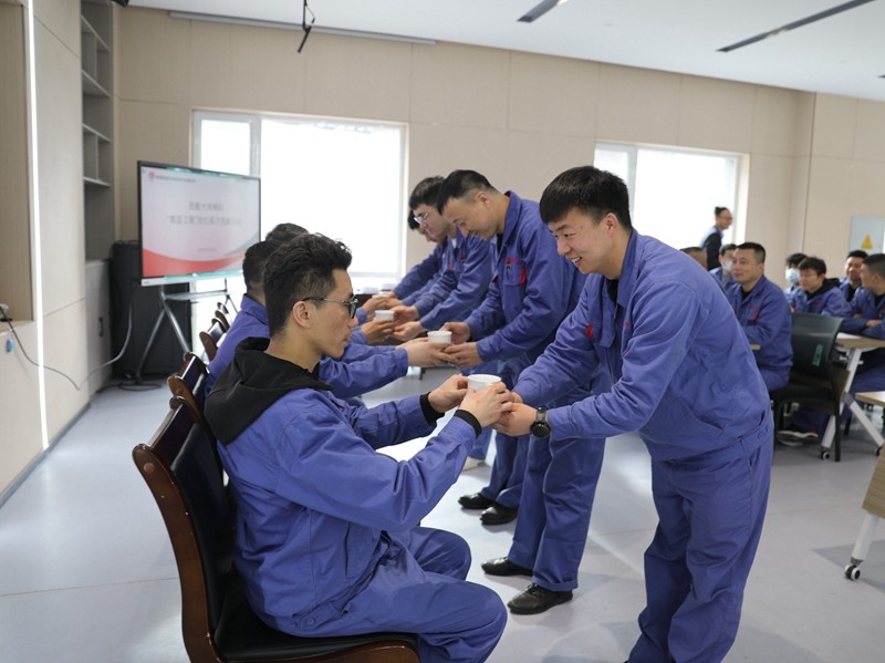 181676682578330499.jpeg 师带徒_副本.jpg