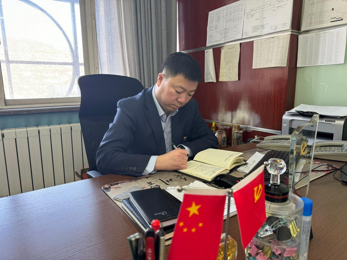 李刚图片1.png