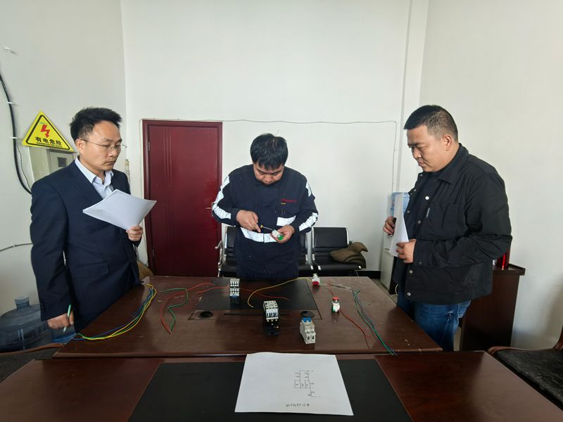 231747967153374802.jpeg 技术比武_副本.jpg