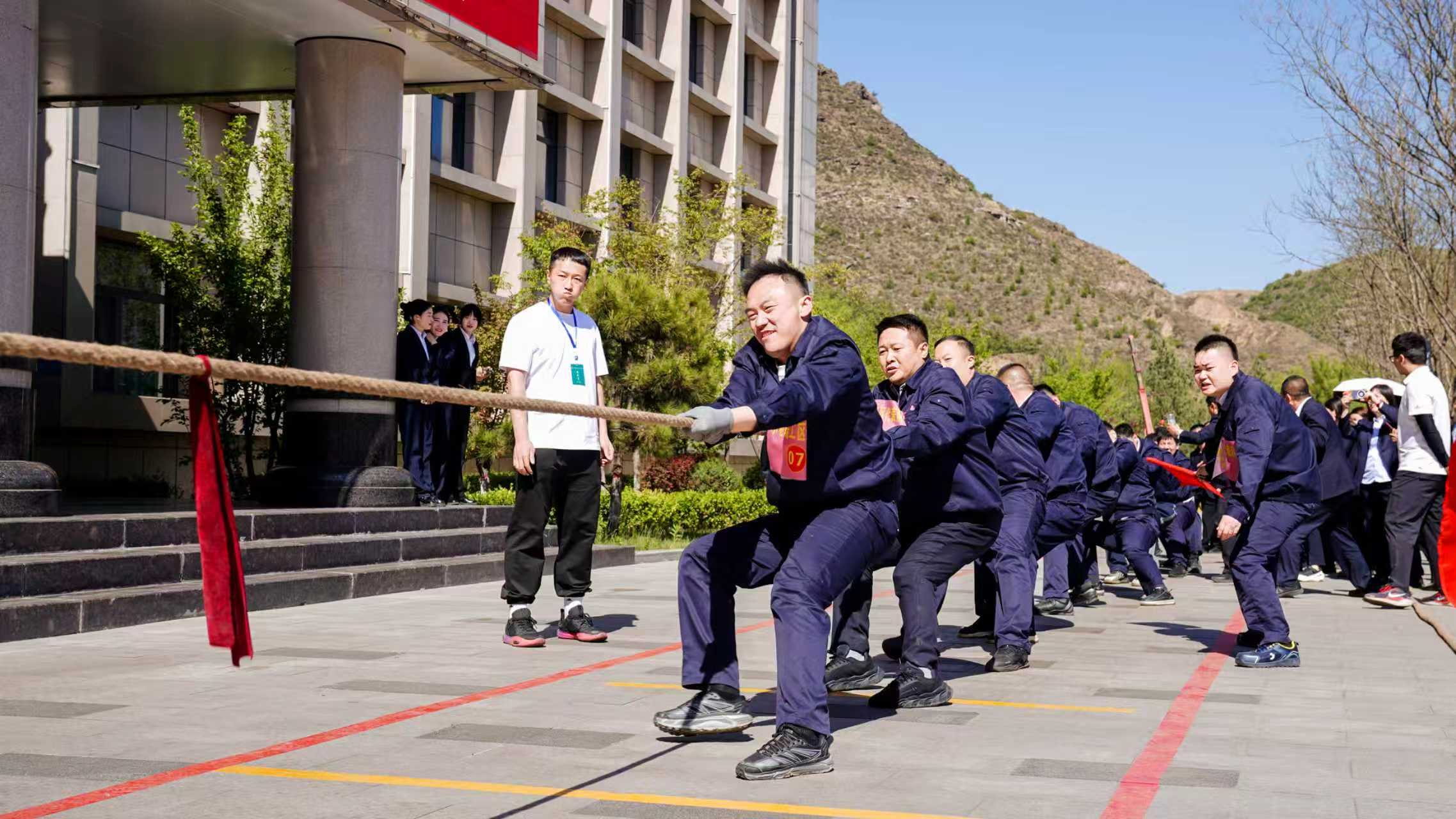 021777683113390447.jpeg 拔河1.jpg